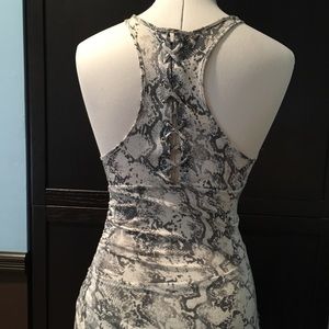 Snake top